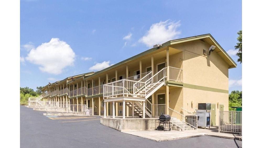 Hillview Inn At Six Flags Fiesta San Antonio Esterno foto